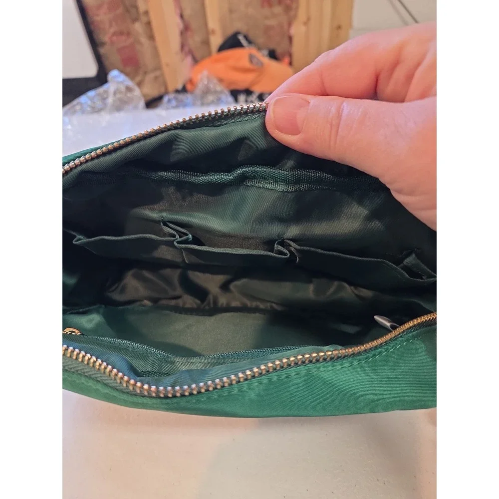The Unbranded Brand color deep